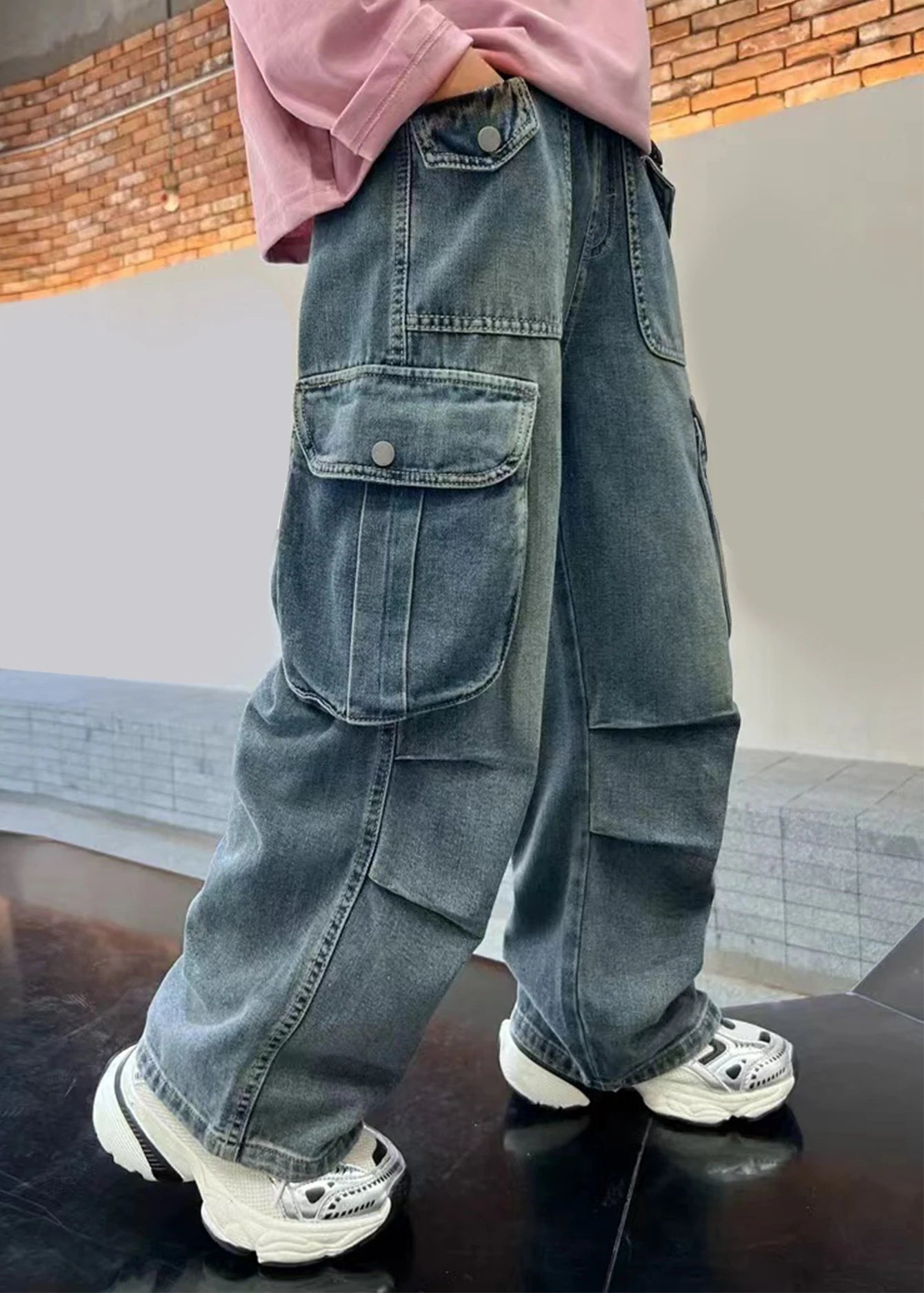 Loose-fit preppy-style casual denim jeans for teenage boys – versatile, stylish, and rugged washed s