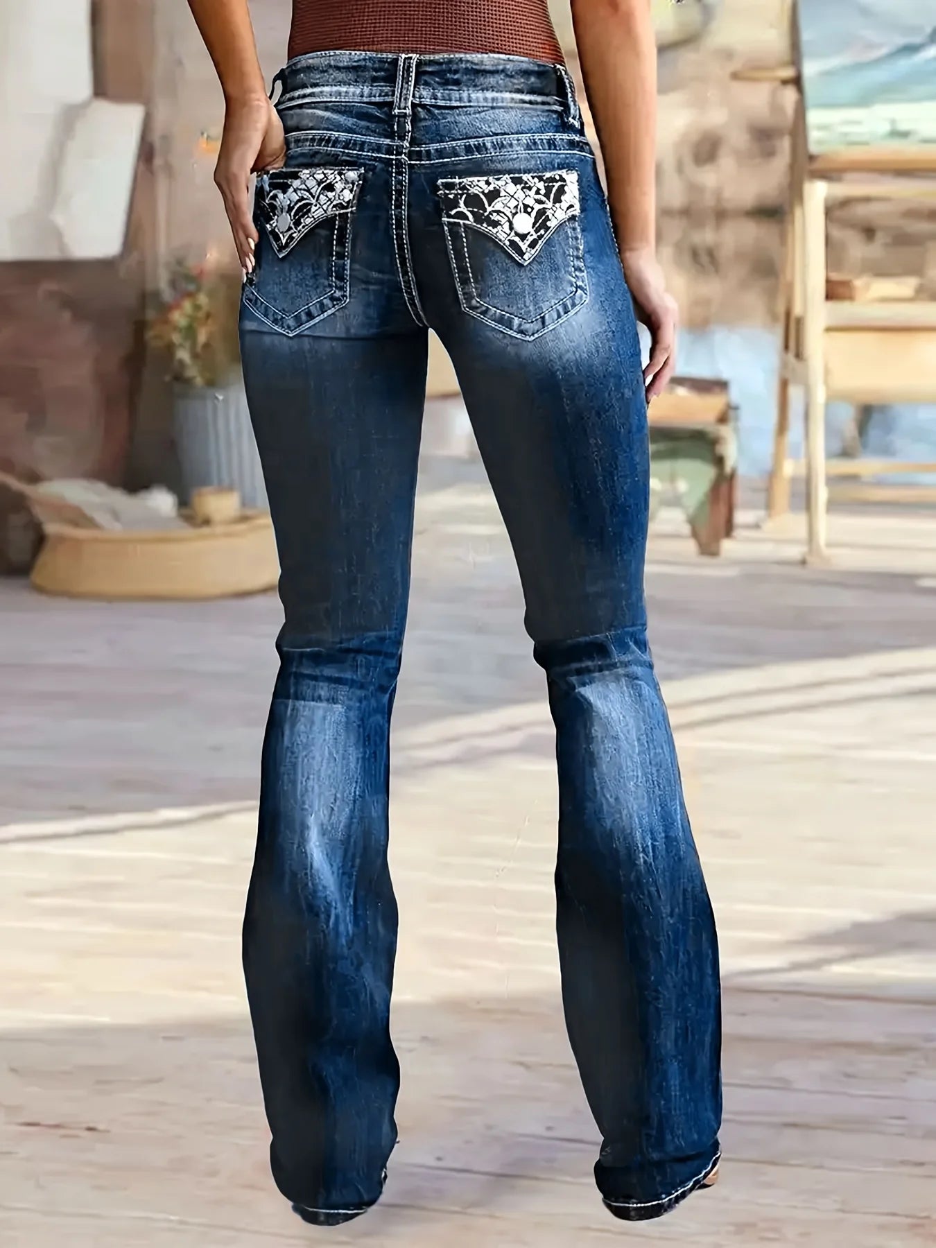 Women's Low Rise Jeans Casual Zipper Fly Flare Leg Denim Pants with Pocket