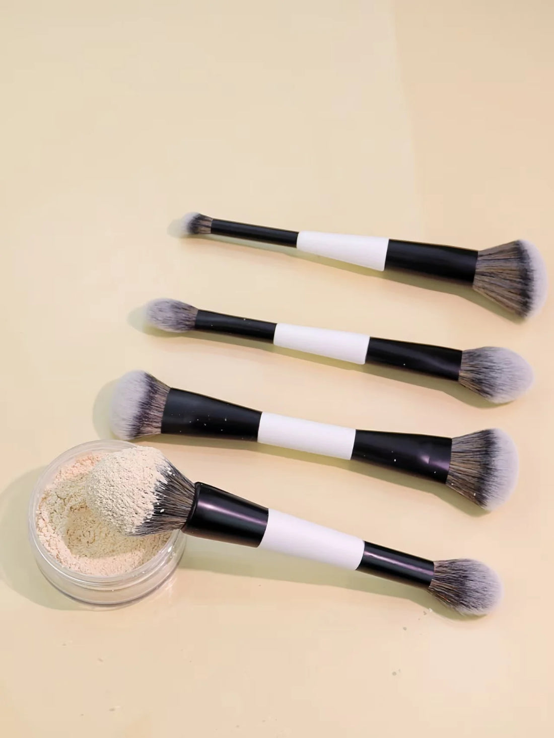 4-piece double-ended makeup brush set, multifunctional makeup brush, blush brush, foundation brush, powder brush, highlighter brush, nose contour brush, concealer brush, blush brush, gift for women and girls