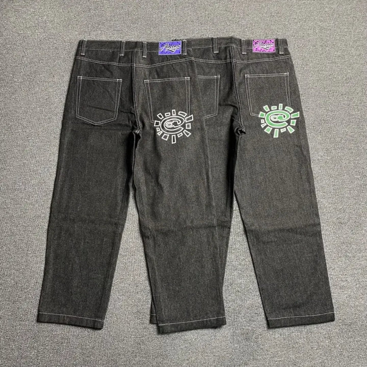 Neue Always Jeans – Hochwertige, bedruckte und bestickte Straight-Jeans, schwarze Herrenhosen, trendige Streetwear von Always Jeans.